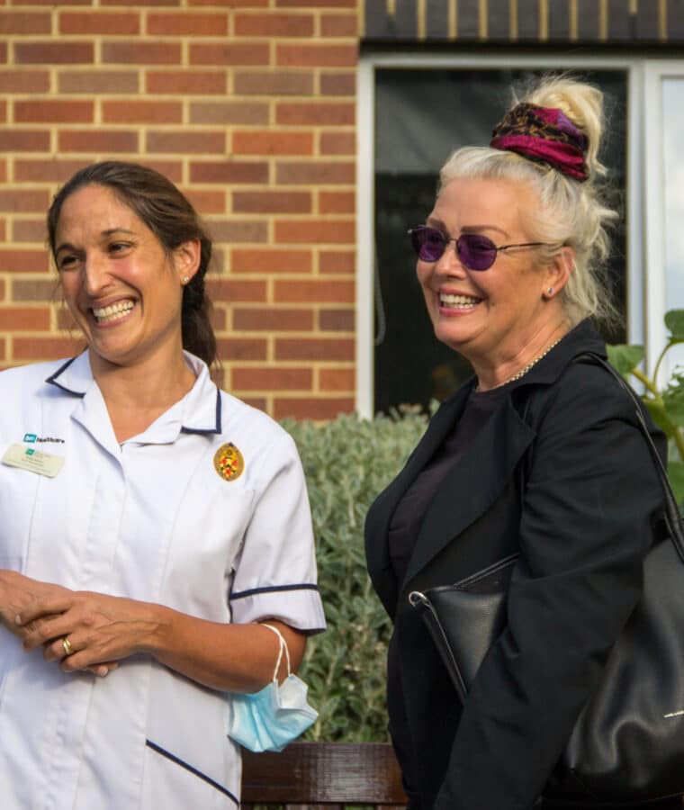 Kim Wilde meets staff at Mount Vernon Cancer Centre