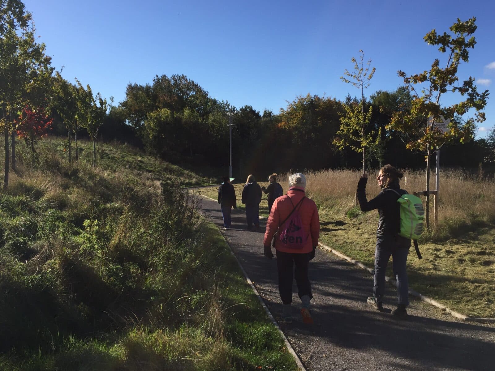 Walks led by the ranger near the Southmead Hospital site. Photo: Phoebe Webster/Asia Pryjda CSH 2021. All permissions obtained. Attribution 4.0 International (CC BY 4.0).